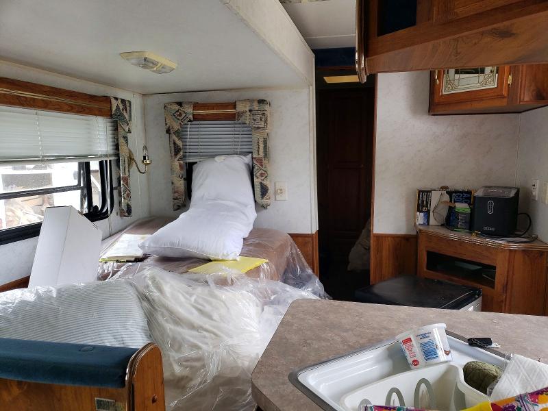 1999 Nomad Trailer VIN 1SN900R26XH001346 COPART salvage auction — BURN, CT - CERT OF TITLE-SALVAGE, sold $5 on 2026-07-15 (photo 5)
