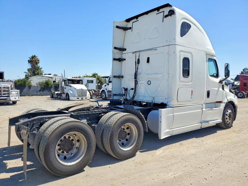 2020 Freightliner Cascadia 126 VIN 3AKJHHDR7LSLR4455 COPART salvage auction — MINOR DENT/SCRATCHES, PA - DIS/DLR/EXP ONLY CLEAN TITLE, sold $6,300 on 2026-07-22 (photo 4)