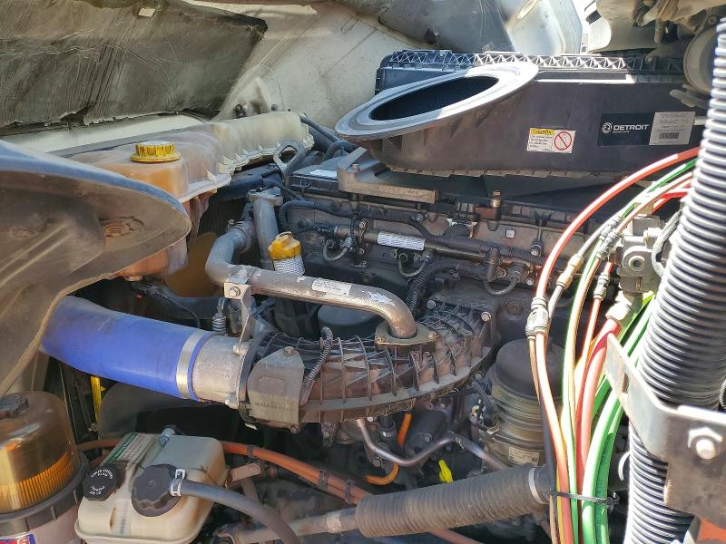 2020 Freightliner Cascadia 126 VIN 3AKJHHDR7LSLR4455 COPART salvage auction — MINOR DENT/SCRATCHES, PA - DIS/DLR/EXP ONLY CLEAN TITLE, sold $6,300 on 2026-07-22 (photo 7)