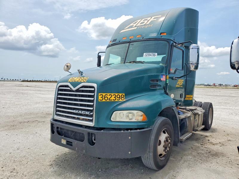 2017 Mack All other VIN 1M1AW01X2HM009706 COPART salvage auction — MINOR DENT/SCRATCHES, CT, sold $1,800 on 2026-07-08 (photo 2)