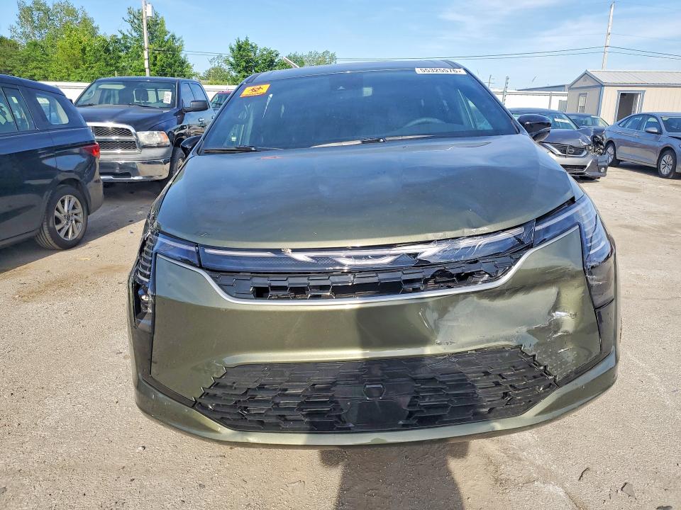 2027 Chrysler Pacifica VIN 2C4RC1BG9VR556058 COPART salvage auction — SIDE, IN - CERT OF TITLE-SALVAGE TITLE, sold $10,200 on 2026-10-08 (photo 5)