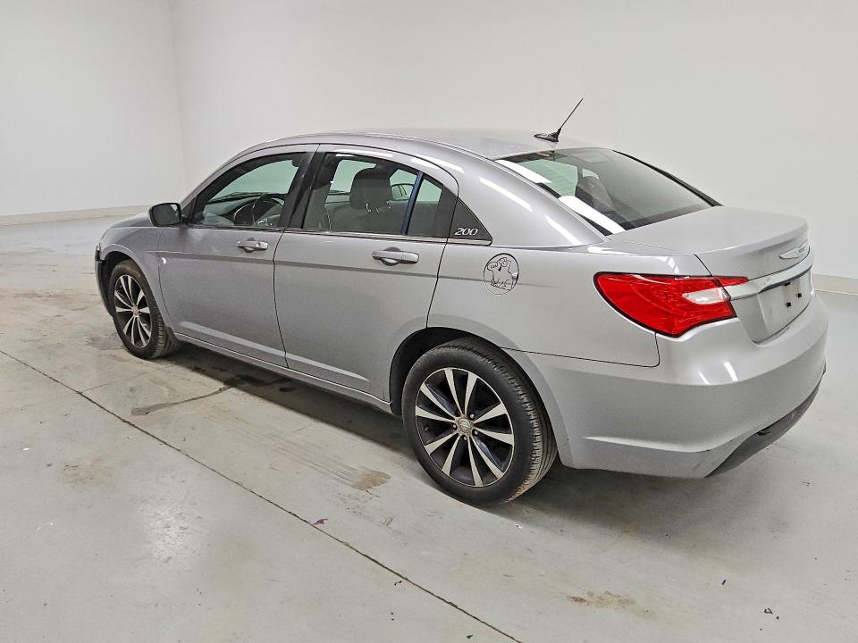 2013 Chrysler 200 VIN 1C3CCBBB8DN516019 COPART salvage auction — MINOR DENT/SCRATCHES, Md - Certificate Of Title, sold $1,250 on 2026-07-16 (photo 2)