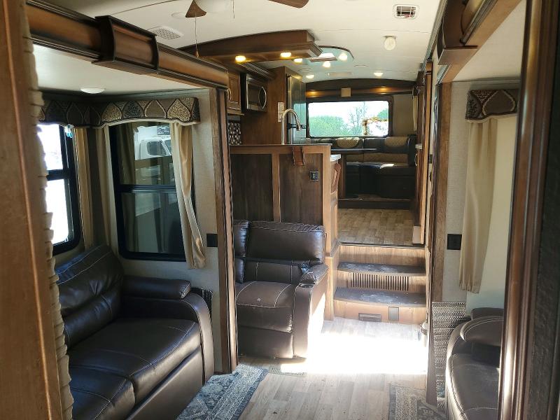 2017 Keystone challenger Montana VIN 4YDF38229H4702737 COPART salvage auction — FRONT END, ST, sold $9,400 on 2026-07-20 (photo 5)