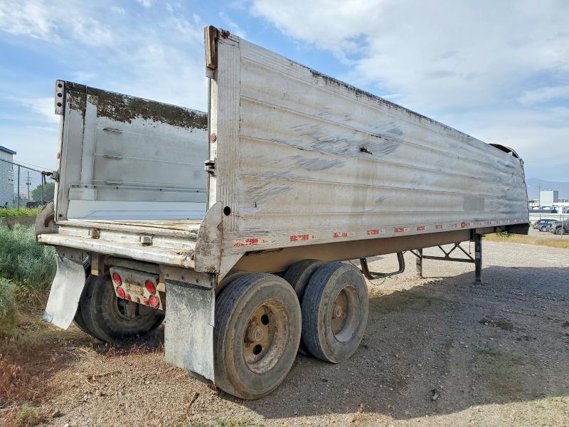 2011 Travis Unknown VIN 48X2F3924B1007043 COPART salvage auction — ROLLOVER, UT - SALVAGE CERTIFICATE, sold $700 on 2026-08-24 (photo 4)