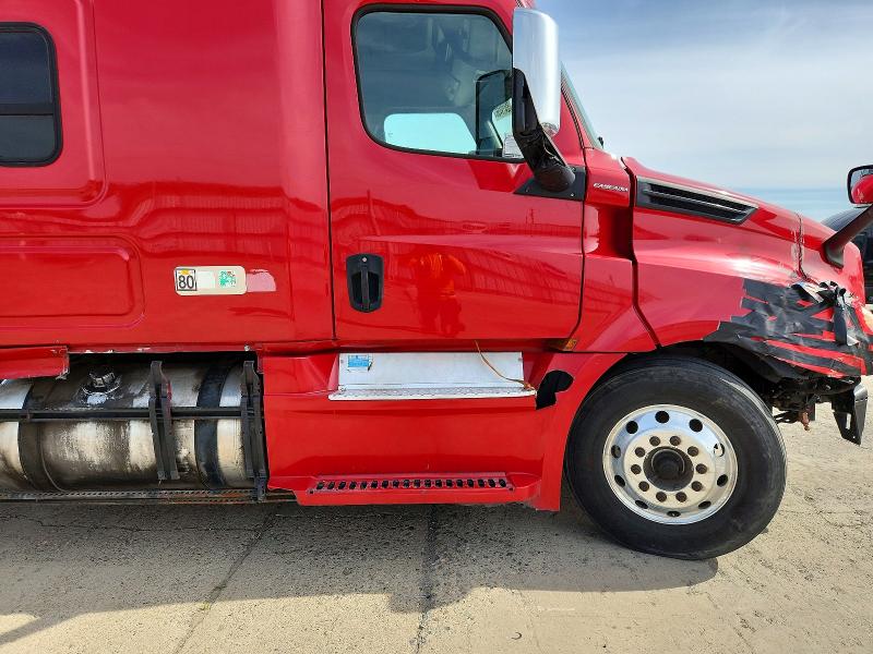 2019 Freightliner Cascadia VIN 3AKJHHDR5KSJX1037 COPART salvage auction — FRONT END, DV, sold $19,200 on 2026-07-28 (photo 9)