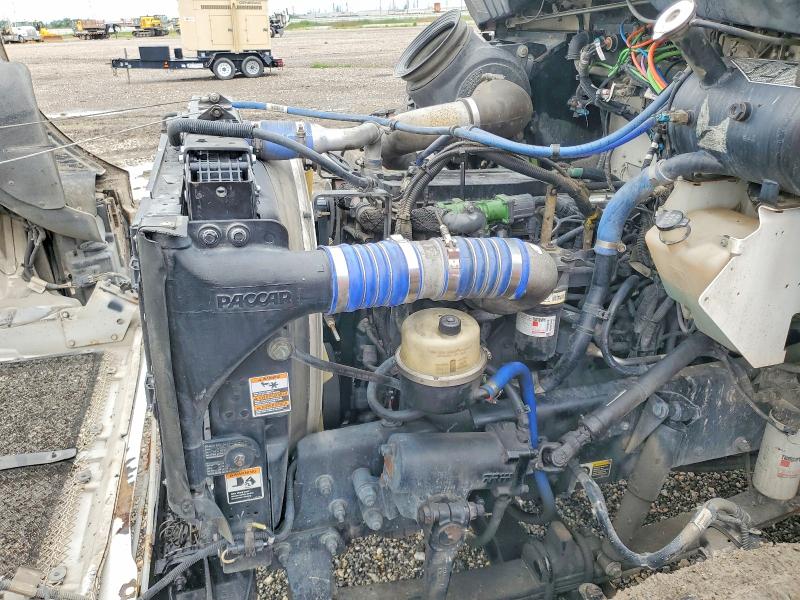 2015 Kenworth T370 VIN 2NKHHM7X1FM443516 COPART salvage auction — MINOR DENT/SCRATCHES, IN - CERTIFICATE OF TITLE, sold $8,000 on 2026-07-29 (photo 7)