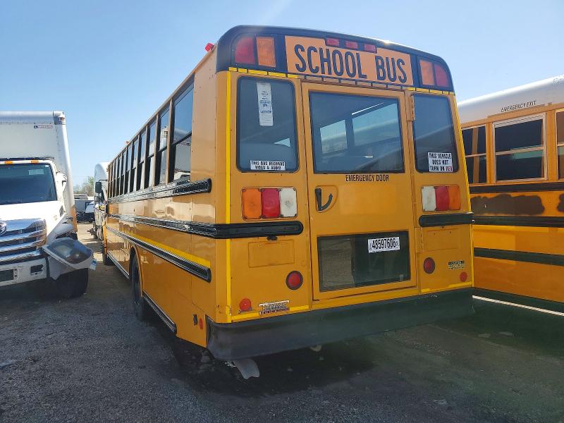 2013 Thomas Saf-t-liner c2 VIN 4UZABRDT8DCFA7895 COPART salvage auction — NORMAL WEAR, IL - CERTIFICATE OF TITLE, sold $1,400 on 2026-10-08 (photo 3)
