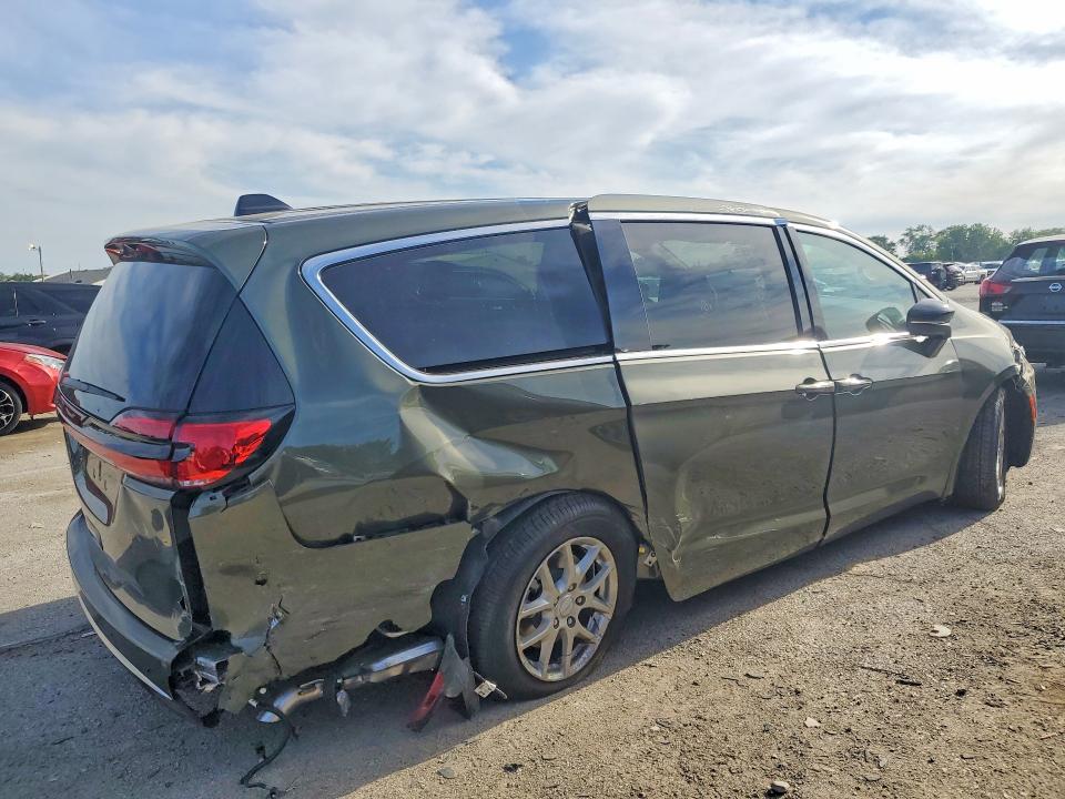 2027 Chrysler Pacifica VIN 2C4RC1BG9VR556058 COPART salvage auction — SIDE, IN - CERT OF TITLE-SALVAGE TITLE, sold $10,200 on 2026-10-08 (photo 3)
