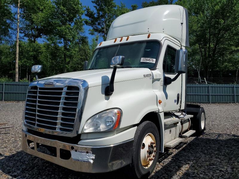 2016 Freightliner All other VIN 1FUBGDDV3GLHF7346 COPART salvage auction — MECHANICAL, CT, sold $3,100 on 2026-07-08 (photo 2)