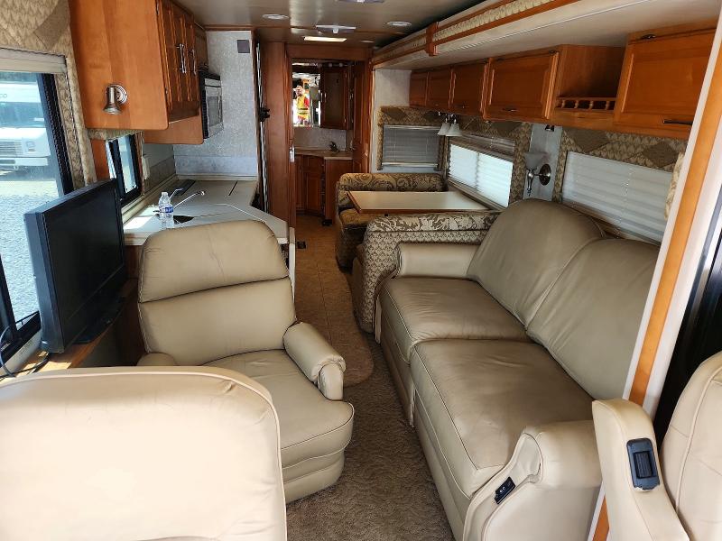 2005 Winnebago All models VIN 4UZAAHDC15CN76315 COPART salvage auction — MINOR DENT/SCRATCHES, FL - CERTIFICATE OF TITLE, sold $10,000 on 2026-07-28 (photo 6)