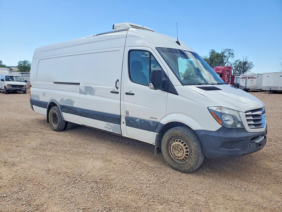 2015 Freightliner Sprinter VIN WDYPF4CC6FP169518 COPART salvage auction — HAIL, MN - CERT OF TITLE-SALVAGE, sold $2,200 on 2026-07-29 (photo 4)