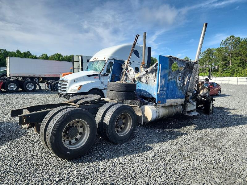 1997 Freightliner All other VIN 1FUPCSEB9VP930336 COPART salvage auction — BURN, BP, sold $400 on 2026-07-09 (photo 4)