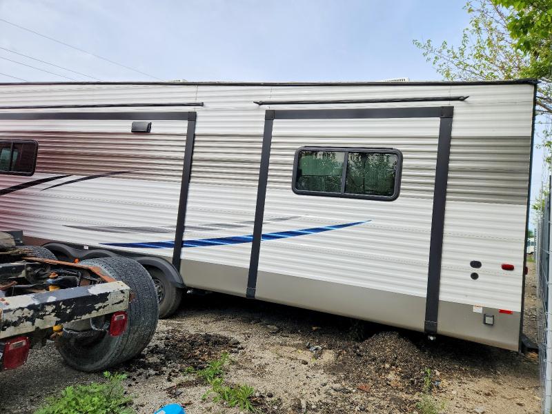 2024 Recreation by design Unknown VIN 5CZ300R33R1228840 COPART salvage auction — NORMAL WEAR, IN - CERT OF TITLE-SALVAGE TITLE, sold $29,000 on 2026-07-09 (photo 3)