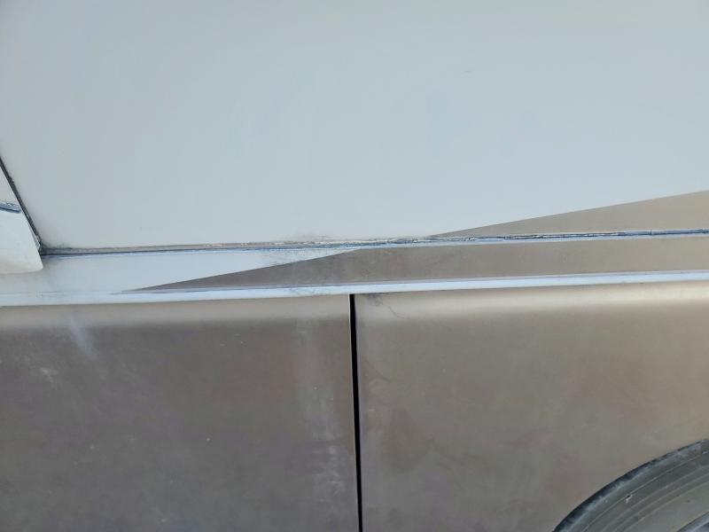 2000 Frht All other VIN 4UZ6XFBA5YCF99159 COPART salvage auction — MINOR DENT/SCRATCHES, NV - CERTIFICATE OF TITLE, sold $2,850 on 2026-07-29 (photo 9)
