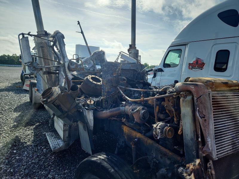 1997 Freightliner All other VIN 1FUPCSEB9VP930336 COPART salvage auction — BURN, BP, sold $400 on 2026-07-09 (photo 9)