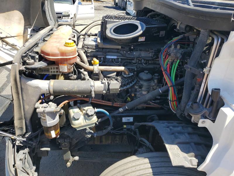 2019 Freightliner All other VIN 3AKJHHDR1KSKB6177 COPART salvage auction — NORMAL WEAR, DV, sold $20,000 on 2026-07-27 (photo 7)