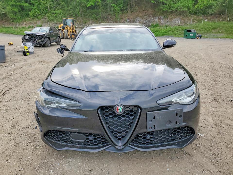 2019 Alfa romeo Giulia VIN ZARFANBN1K7611572 COPART salvage auction — SIDE, ST, sold $2,300 on 2026-08-13 (photo 5)
