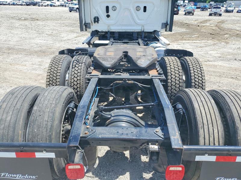 2022 Freightliner Cascadia VIN 3AKJHTDV3NSNE8223 COPART salvage auction — MECHANICAL, NC - CERTIFICATE OF TITLE (P), sold $5,700 on 2026-07-22 (photo 6)