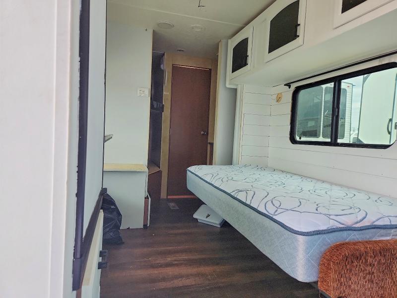 2012 Camper Autumn rid VIN 1SABS0BP8C28D5114 COPART salvage auction — SIDE, OH - CERT OF TITLE-SALVAGE, sold $1,950 on 2026-07-09 (photo 6)