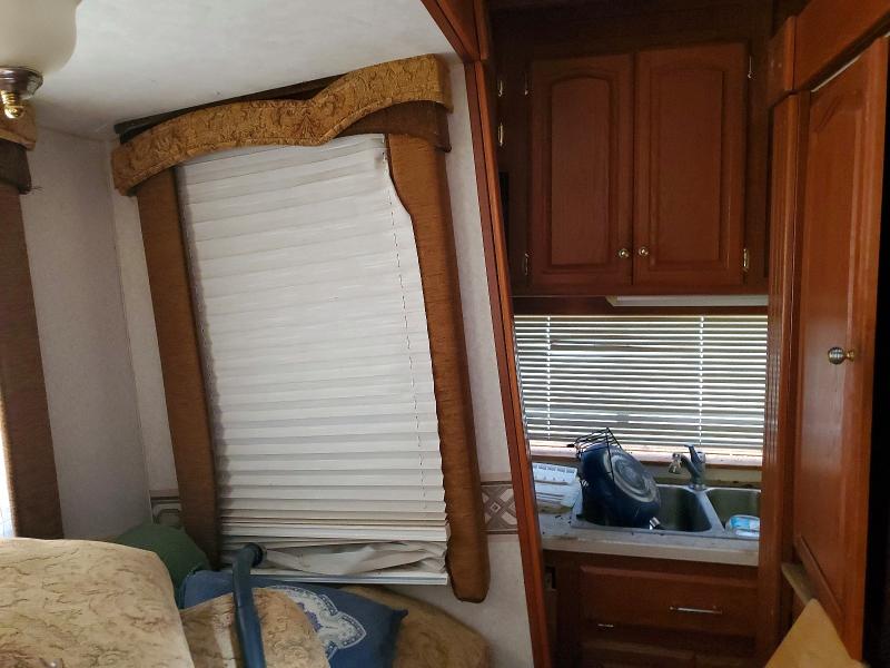2003 Western Recreation VIN 1W53ATR263Y033899 COPART salvage auction — ALL OVER, SC, sold $10 on 2026-07-09 (photo 8)