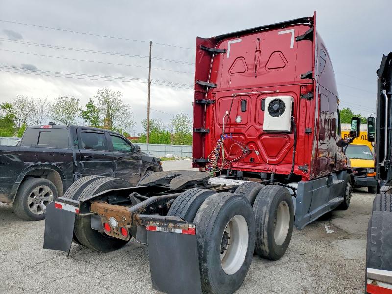 2017 Freightliner Cascadia 125 VIN 3AKJGLDR5HSHF1093 COPART salvage auction — MINOR DENT/SCRATCHES, IL - CERT OF TITLE-REBUILT, sold $3,400 on 2026-07-09 (photo 4)