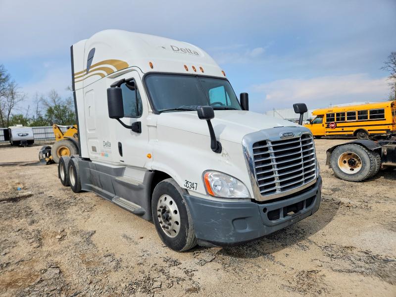 2018 Freigliner All other VIN 3AKJGLDR4JSJK5347 COPART salvage auction — NORMAL WEAR, IL - CERTIFICATE OF TITLE, sold $7,950 on 2026-07-15 (photo 1)