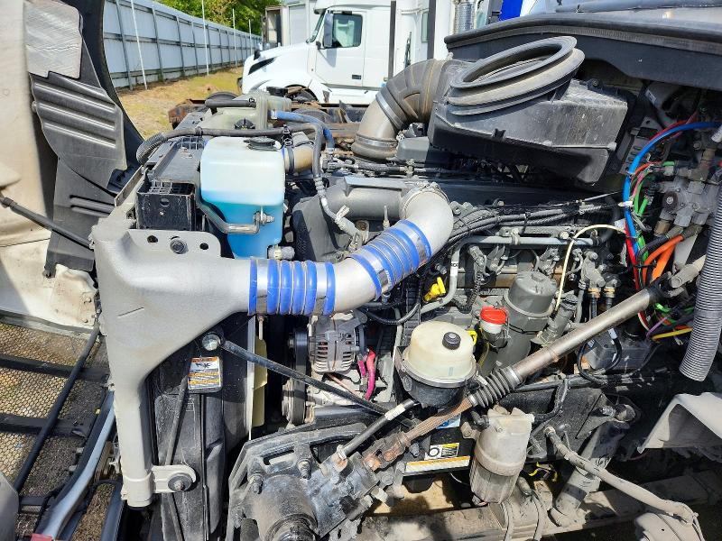 2018 Peterbilt All other VIN 1XPBDP9XXJD472043 COPART salvage auction — MINOR DENT/SCRATCHES, OR - CERTIFICATE OF TITLE, sold $25,000 on 2026-07-27 (photo 7)