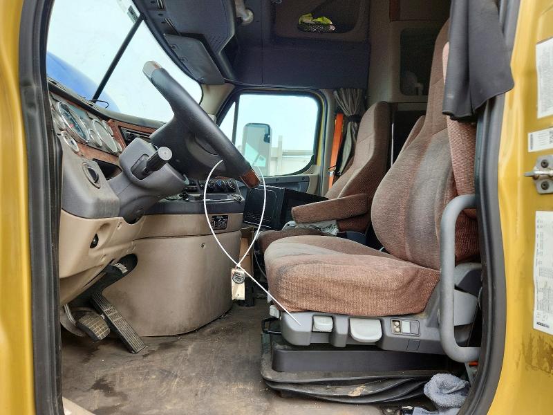 2016 Freightliner All other VIN 1FUJGLD57GLHB6949 COPART salvage auction — SIDE, NE - CERTIFICATE OF TITLE (P), sold $3,050 on 2026-07-23 (photo 5)