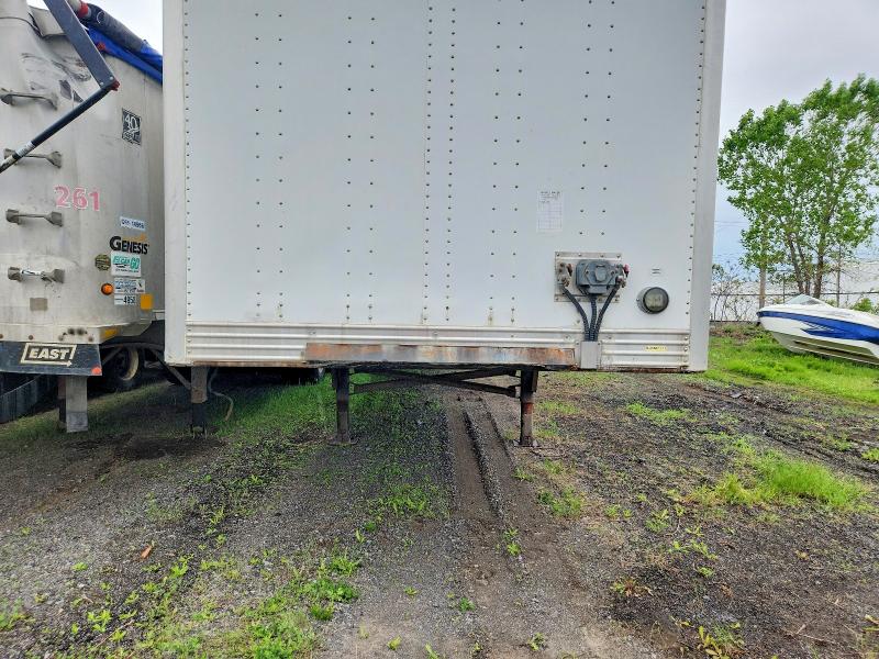 2011 Utility trailer manufacture VIN 1UYVS2532BG103303 COPART salvage auction — REAR END, QC - GRAVEMENT ACCIDENTE, sold $175 on 2026-07-28 (photo 8)