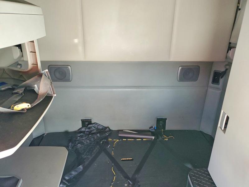 2020 Kenworth All other VIN 1XKYDP9XXLJ317481 COPART salvage auction — NORMAL WEAR, CT, sold $8,300 on 2026-07-22 (photo 6)
