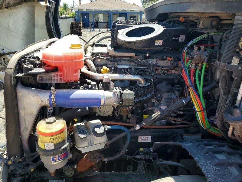 2020 Freightliner All other VIN 3AKJHHDR5LSLP5709 COPART salvage auction — NORMAL WEAR, DV, sold $4,050 on 2026-07-14 (photo 7)