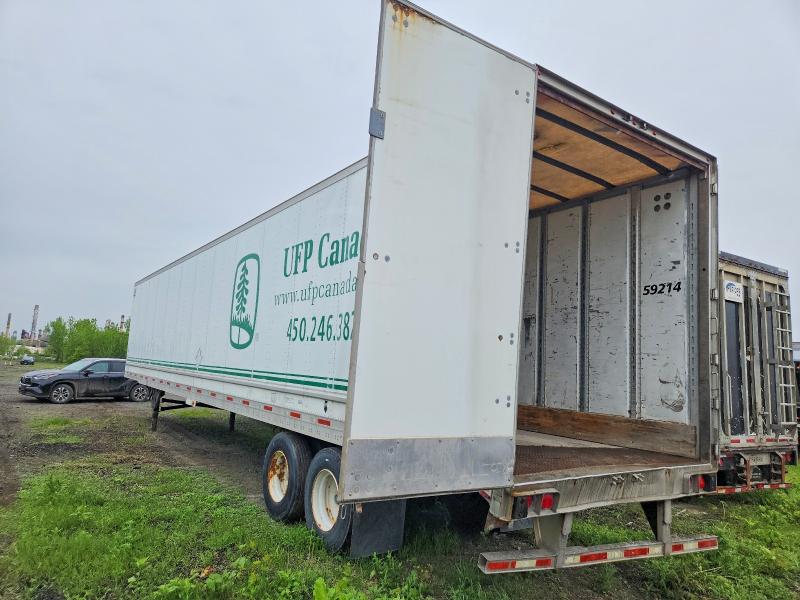 2011 Utility trailer manufacture VIN 1UYVS2532BG103303 COPART salvage auction — REAR END, QC - GRAVEMENT ACCIDENTE, sold $175 on 2026-07-28 (photo 3)