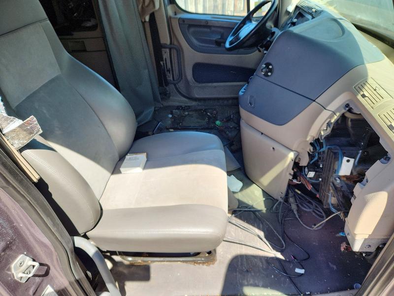 2017 Freightliner All other VIN 1FUJGLDV8HLHM1686 COPART salvage auction — FRONT END, RF, sold $200 on 2026-07-09 (photo 5)