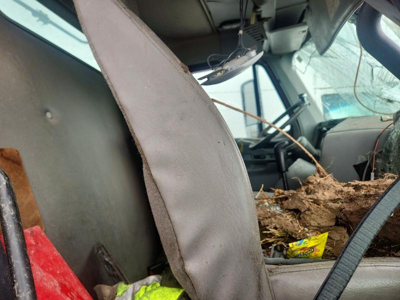 2006 Freightliner All other VIN 1FUJA6CK66LW04024 COPART salvage auction — ROLLOVER, TN - SALVAGE CERTIFICATE, sold $3,800 on 2026-07-09 (photo 5)