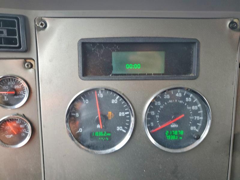 2015 Kenworth T370 VIN 2NKHHM7X1FM443516 COPART salvage auction — MINOR DENT/SCRATCHES, IN - CERTIFICATE OF TITLE, sold $8,000 on 2026-07-29 (photo 8)
