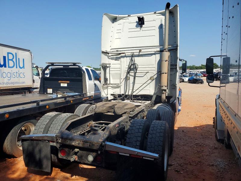 2007 Volv Vn VIN 4V4NC9TG07N440831 COPART salvage auction — FRONT END, TX - CERTIFICATE OF TITLE, sold $2,550 on 2026-07-07 (photo 4)