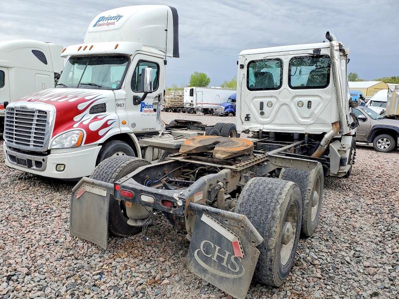 2021 Freightliner All other VIN 3AKJHLDV1MSMU2856 COPART salvage auction — MINOR DENT/SCRATCHES, MN - CERTIFICATE OF TITLE, sold $6,000 on 2026-07-08 (photo 4)