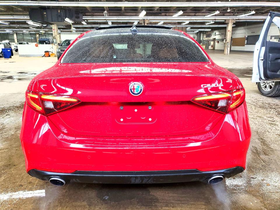 2018 Alfa romeo Giulia VIN ZARFAEBN4J7575570 COPART salvage auction — MECHANICAL, Il - Certificate Of Title, sold $4,550 on 2026-07-21 (photo 6)