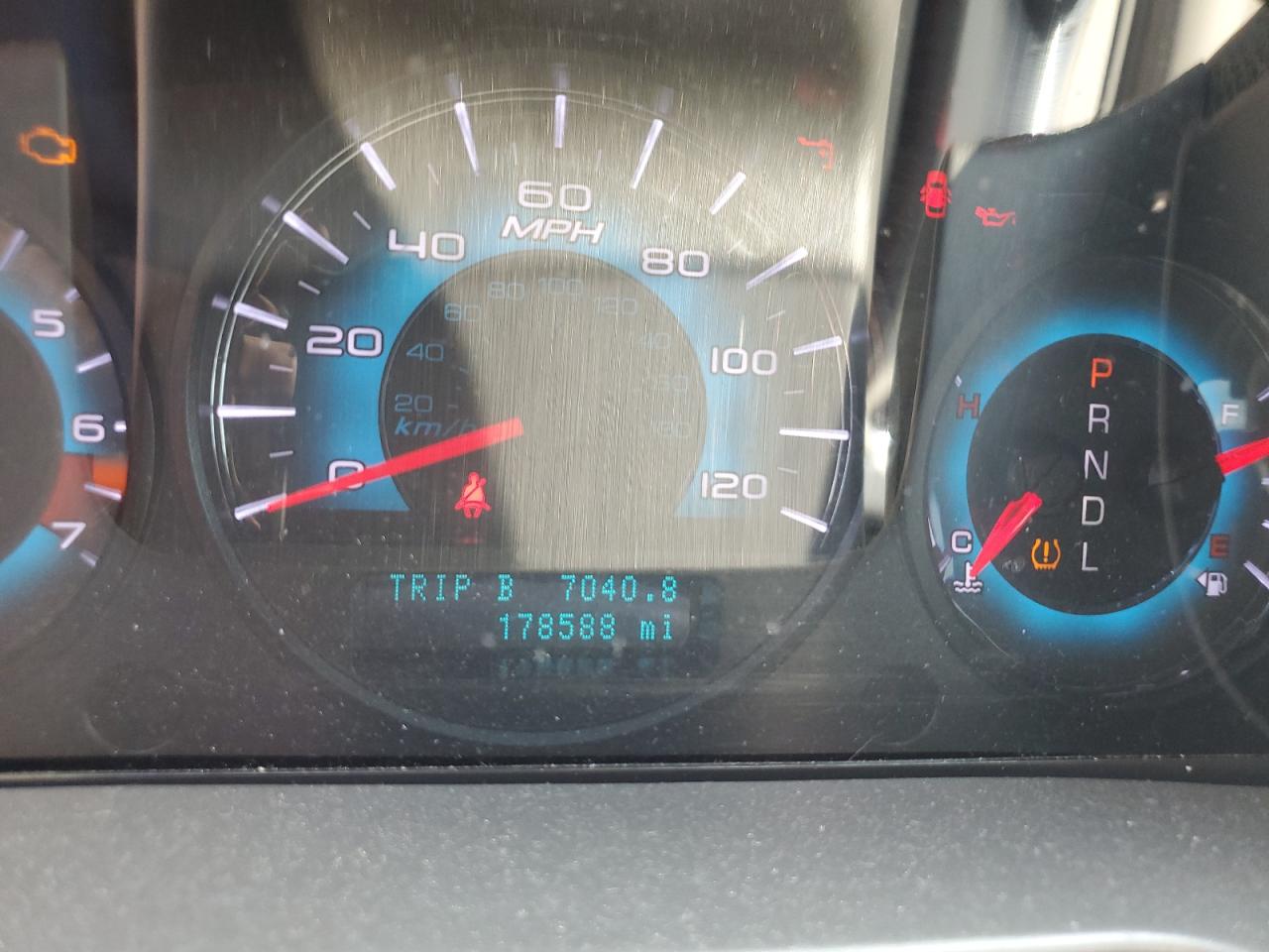 2011 Ford Fusion VIN 3FAHP0GA3BR293365 COPART salvage auction — Side, Other, sold $950 on 2024-04-08 (photo 9)