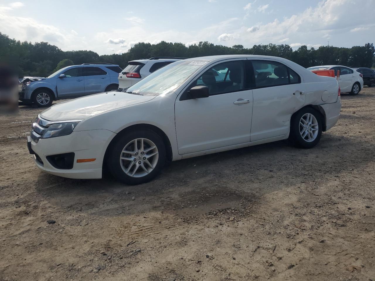 2011 Ford Fusion VIN 3FAHP0GA3BR293365 COPART salvage auction — Side, Other, sold $950 on 2024-04-08 (photo 1)