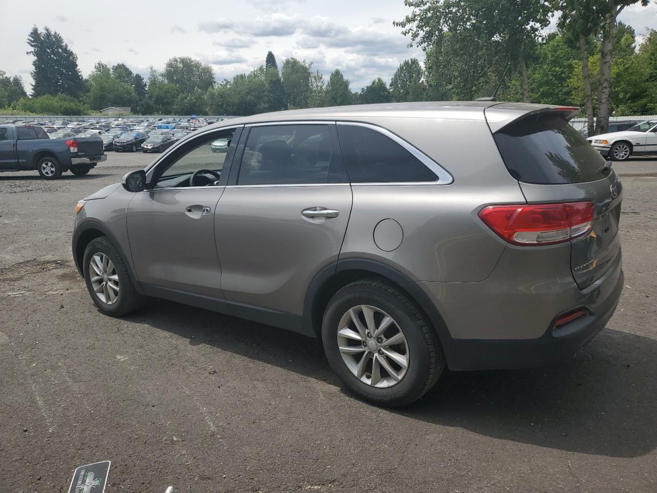 2017 Kia Sorento VIN 5XYPG4A33HG280545 COPART salvage auction — Vandalized, Salvage, sold $5,600 on 2024-08-14 (photo 2)