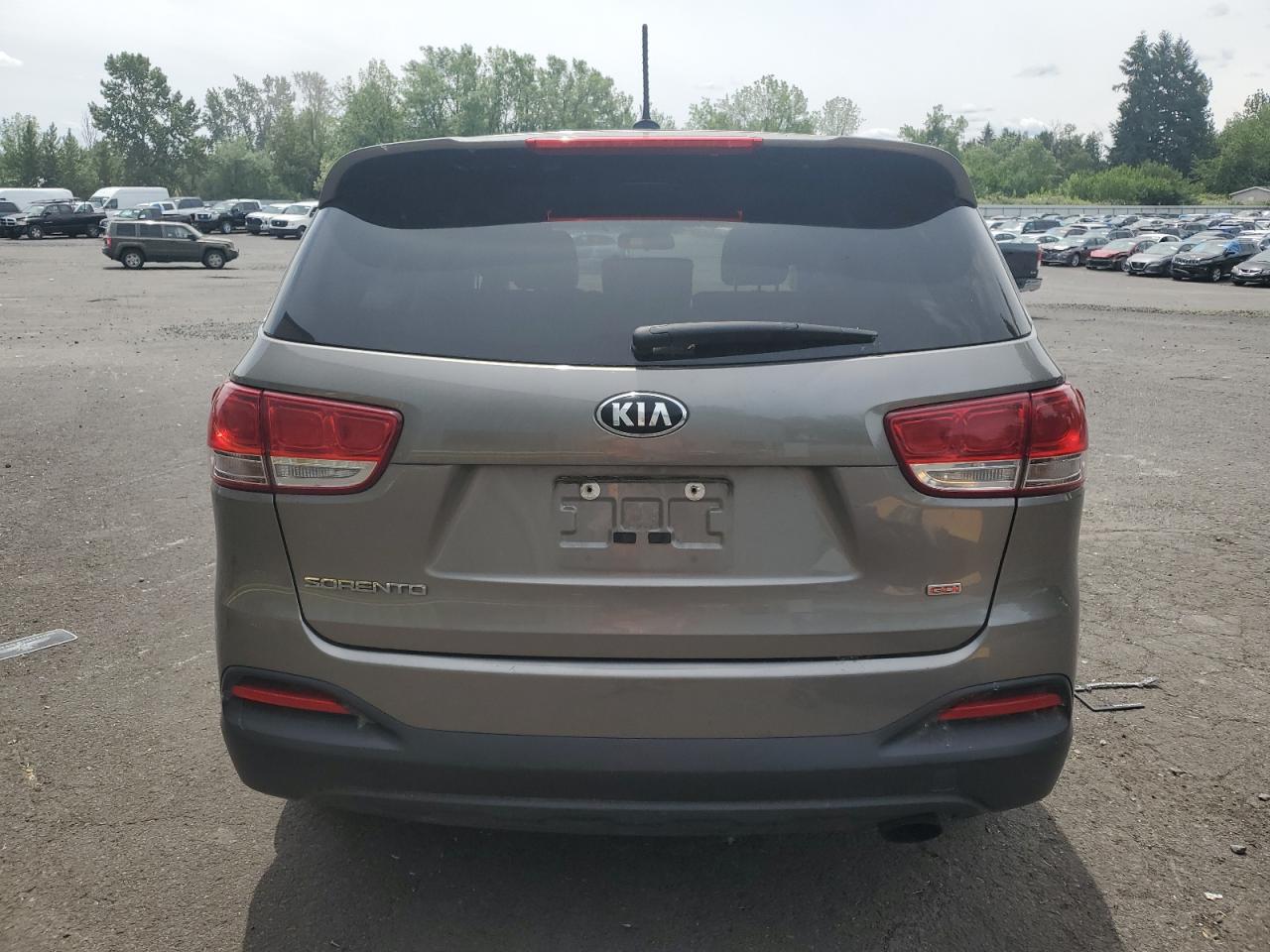 2017 Kia Sorento VIN 5XYPG4A33HG280545 COPART salvage auction — Vandalized, Salvage, sold $5,600 on 2024-08-14 (photo 6)