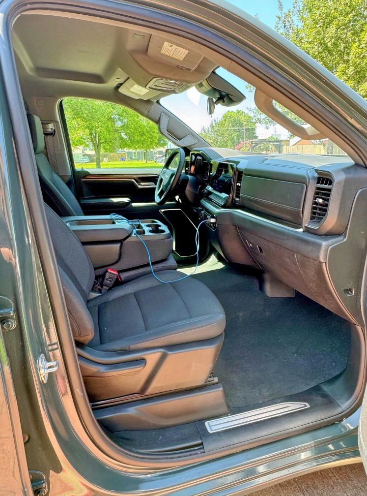 2025 Chevrolet Silverado VIN 1GCUKDED8SZ171415 COPART salvage auction — All Over, FL - CERT OF TITLE SLVG REBUILDABLE, sold $19,100 on 2025-07-01 (photo 5)