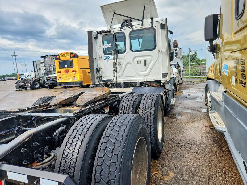 2019 Freightliner All other VIN 3AKJGBDV3KDJW2113 COPART salvage auction — NORMAL WEAR, CT, sold $7,400 on 2026-07-09 (photo 9)