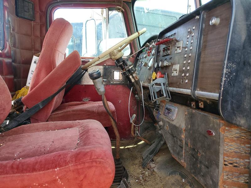 1984 Peterbilt All other VIN 1XP9D29X8EN165441 COPART salvage auction — MINOR DENT/SCRATCHES, KY - CERTIFICATE OF TITLE, sold $11,900 on 2026-07-28 (photo 5)