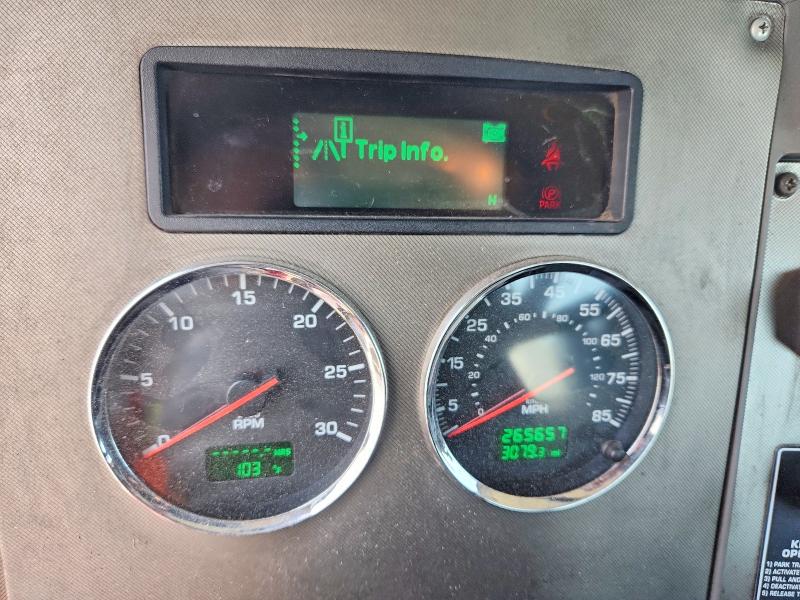 2015 Kenworth All other VIN 2XKHAJ7XXFM462686 COPART salvage auction — MINOR DENT/SCRATCHES, IN - CERTIFICATE OF TITLE, sold $8,000 on 2026-07-07 (photo 8)