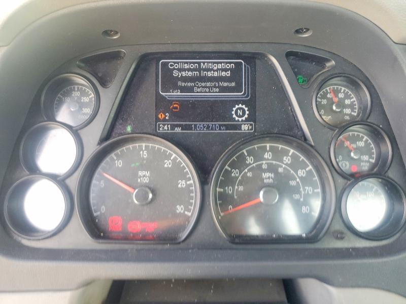 2018 Peterbilt All other VIN 1XPBA48XXJD478367 COPART salvage auction — MINOR DENT/SCRATCHES, IN - CERTIFICATE OF TITLE, sold $5,300 on 2026-07-28 (photo 8)