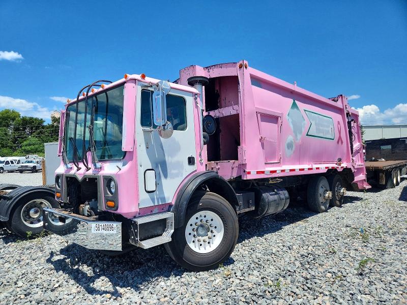 2010 Mack All other VIN 1M2AV02C1AM005601 COPART salvage auction — MINOR DENT/SCRATCHES, FL - CERTIFICATE OF DESTRUCTION, sold $2,300 on 2026-07-09 (photo 2)