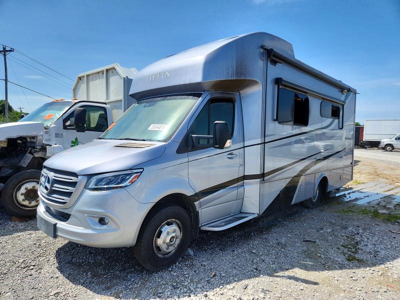 2020 Tiffen Unknown VIN W1X8E33Y0LN119178 COPART salvage auction — INTERIOR BURN, TN - SALVAGE CERTIFICATE (P), sold $5,700 on 2026-07-29 (photo 2)