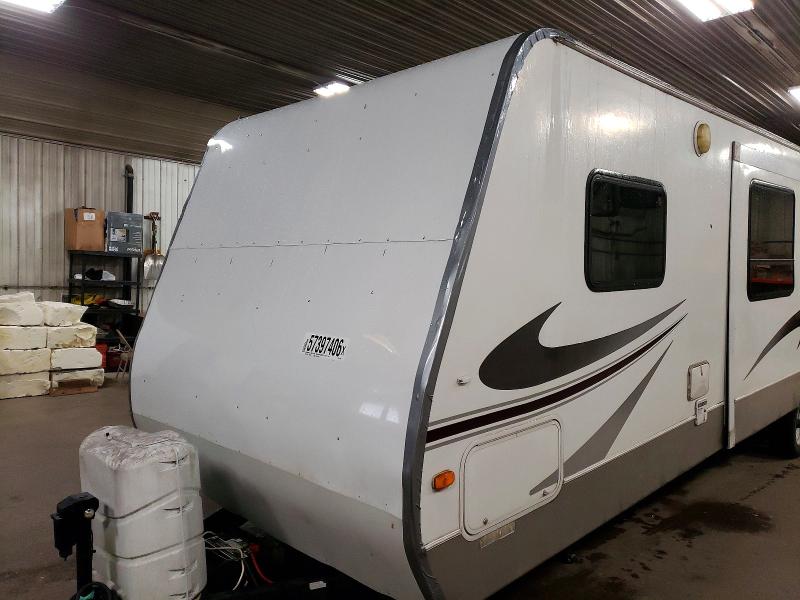 2006 Keystone Mountainee VIN 4YDT32P226F709328 COPART salvage auction — HAIL, MN - CERT OF TITLE-PRIOR SALVAGE, sold $2,650 on 2026-07-09 (photo 8)